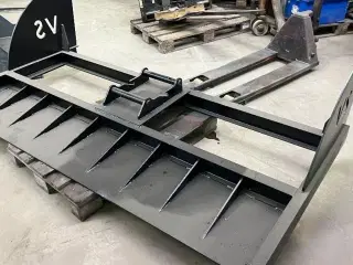 Forskelligt udstyr Afretter / Skovl stativ Skovl stativ