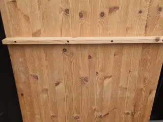 Skrivebord fyrretræ