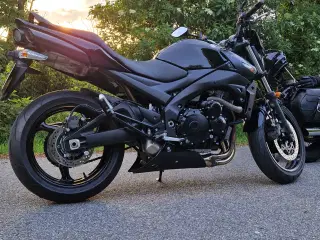 Suzuki GSR 600 