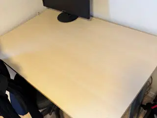 Skrivebord 