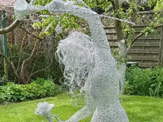 Dekoration, ornament,haveskulptur - Dans med roser