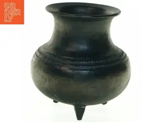 Jydepotte i sortbrændt ler  (str. H. 16 cm. ø. 16 cm)