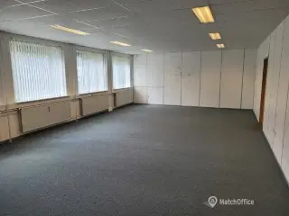 1.200 m2 kontor, lager eller produktion i Herfølge
