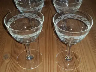 Ejby klare hvidvinsglas fra Holmegård