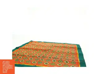 Mønstret tørklæde (str. 58 x. 58 cm)