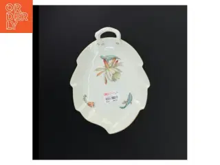 Porcelænsfad med blomsterdekoration fra Bing Og Grøndal (str. 25 x 19 cm)