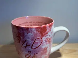 Charmerende "40 år" krus – til den runde dag