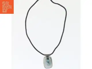 Halskæde med glasvedhæng (str. 50 cm)