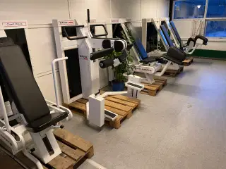 Fitnessmaskiner, Nypris 200.000 kr. Nu 15.000 kr. 