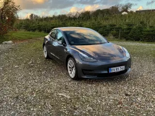 Tesla Model 3 RWD