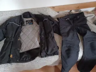 Goretex bukser str 36- jakke str 40