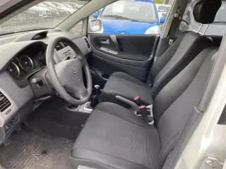 Suzuki Liana 1,6 106HK 5d