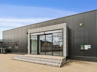 SHOWROOM -ENGROS -PLADSKRÆVENDE