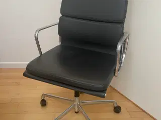 Vitra SOFT PAD CHAIR EA 219