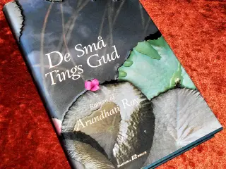 De små tings gud, Arundhati Roy