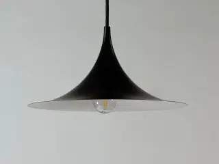 Gubi Semi Pendel – Sort Ø30 cm