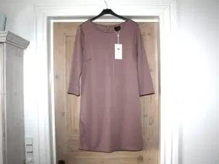 Vila kjole str. M ny 18% viscose 79% polyester 3% 