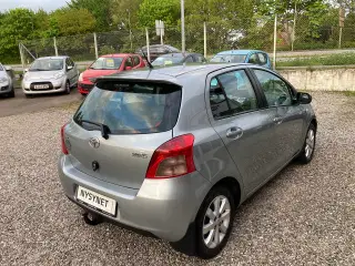 Toyota Yaris 1.3 Nysyn Ekstrem pæn og velholdt.
