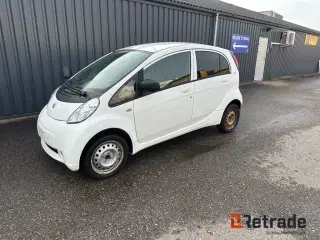 - - - Peugeot ION El person bil