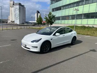 Tesla Model 3  Standard Range+ RWD