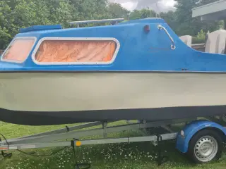Microplus 501 båd med ny trailer