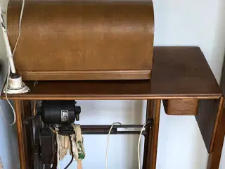 Gammel men fungerende Singer symaskine