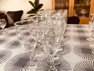 Idelle rødvinsglas