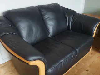 2 persons sofa.