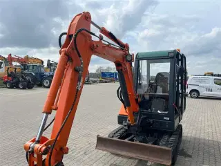 Hitachi ZX27-3 Halv automatisk s40 fæste med kipbar planerskovl og 1 graveskovl