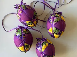 Mellem påskeæg, lilla m blomster, 4 stk samlet