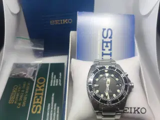 Seiko Kinetic SKA371P1 Dive Watch