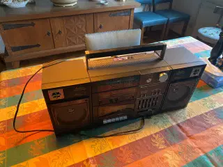 MITSUBISHI stereoanlæg med kasettebåndoptager