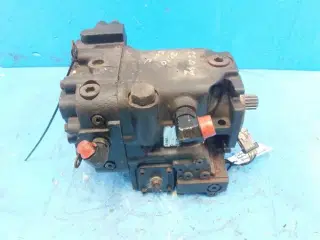 Case 7010 Hydrostat pumpe 87011461