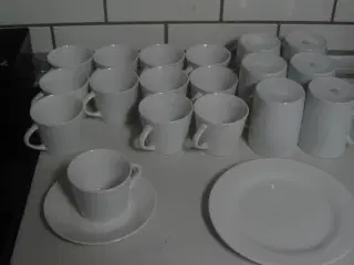 Hvide kopper/dessert/dybe/flade talerkner