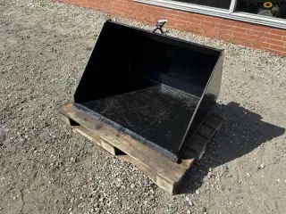 - - - Skovl