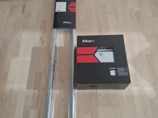 Postkasse med stander f mærket Allux