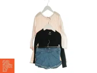 Kjole, bluse og shorts (Str. 116)