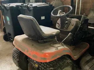 Husquana havetraktor til reservedele?