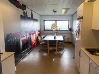 54 m2 kontorlokaler fordelt på to lokaler