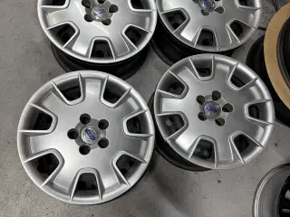 4 brugte 16” stålfælge med originale Volvo hjulkap