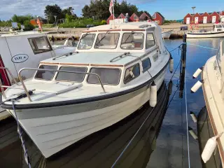 Saga 27 AC med bovpropel