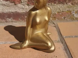 En Guldfarvet Lille Havfrue Figur Copenhagen
