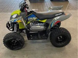 Polaris Outlaw 110 Flag & hjelm