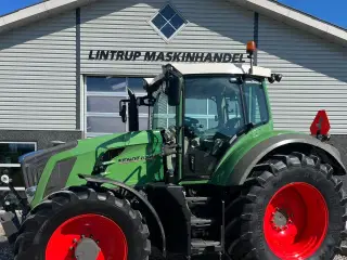 Fendt 828 Profi model.  Meget flot traktor med nye fordæk.