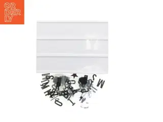 Lystavle med bogstaver og tal (str. 29 x 22 x 4 cm)