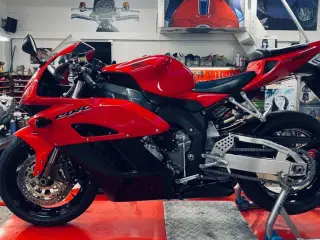 Honda Cbr1000rr Fireblade