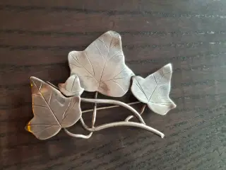 Antik broche "Efeu" i Sterlingsølv•Anton Michelse
