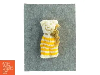 Håndstrikket bamse (str. 13 x 7 cm)