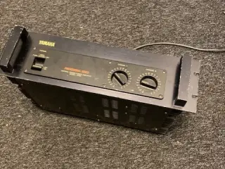 Effektforstærker - Yamaha - P2100