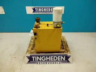 New Holland TF78 Hydrauliktank 84000629